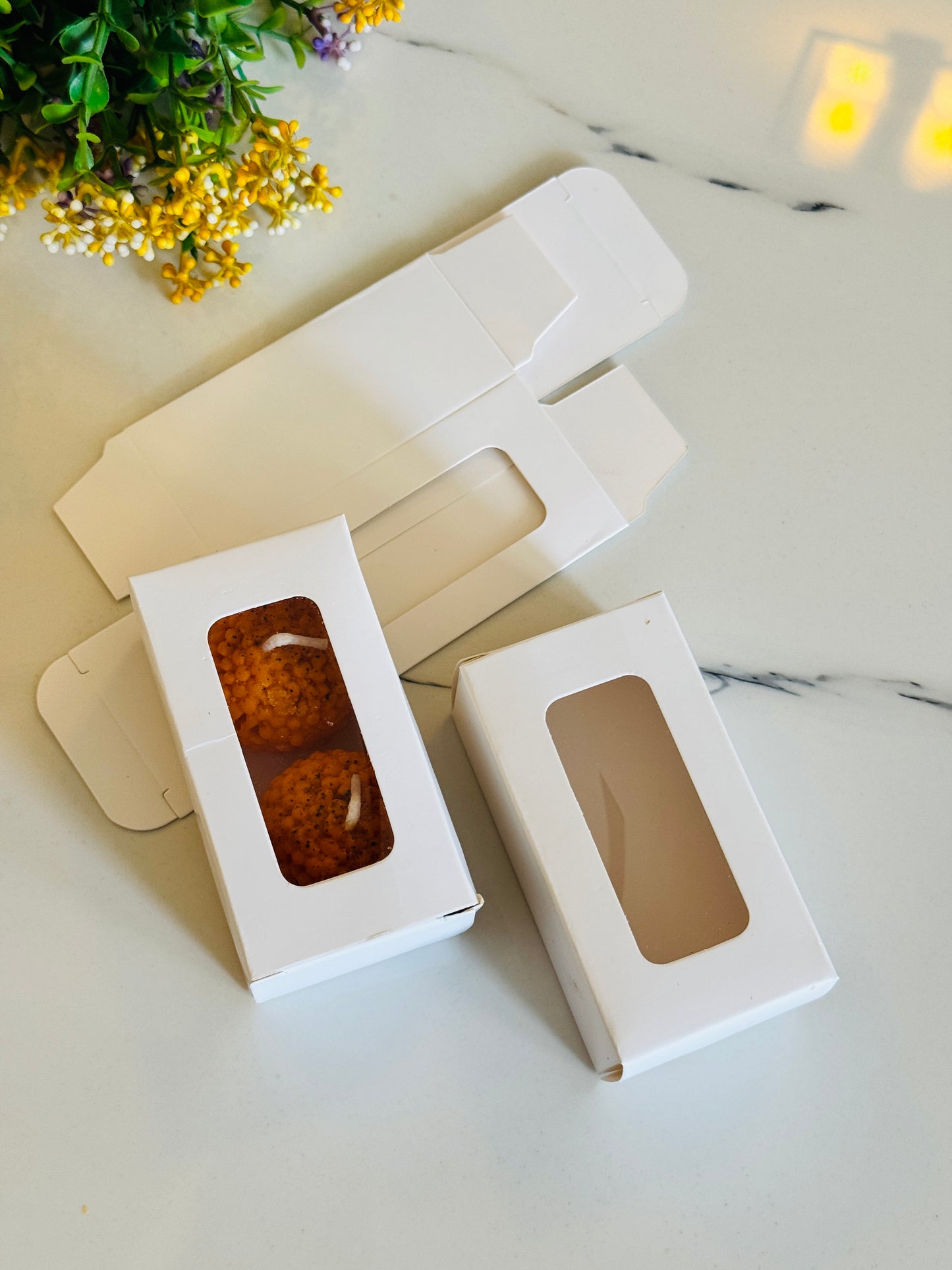 2 ladoo white box